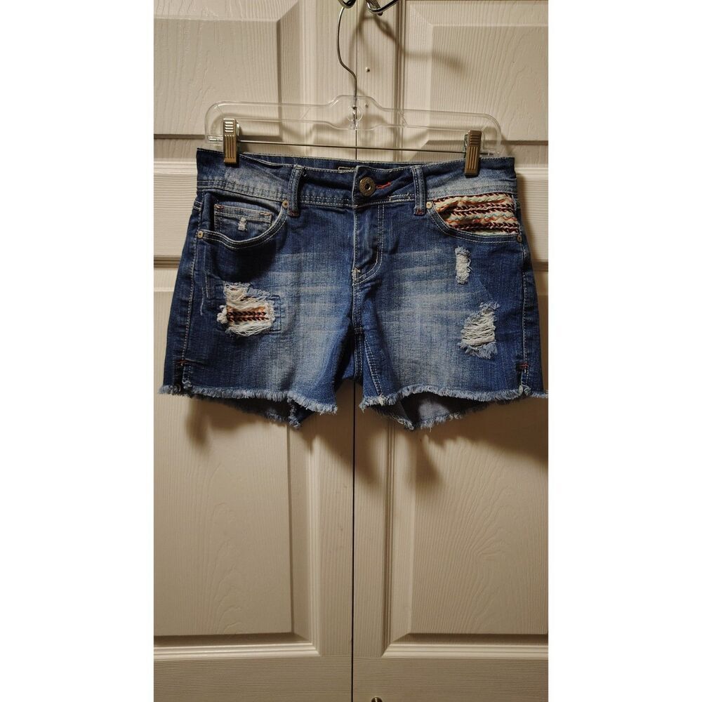 Cato Premium Modern Shorts Size 6 Distressed Boho Denim‎ Frayed Cutoff Hem